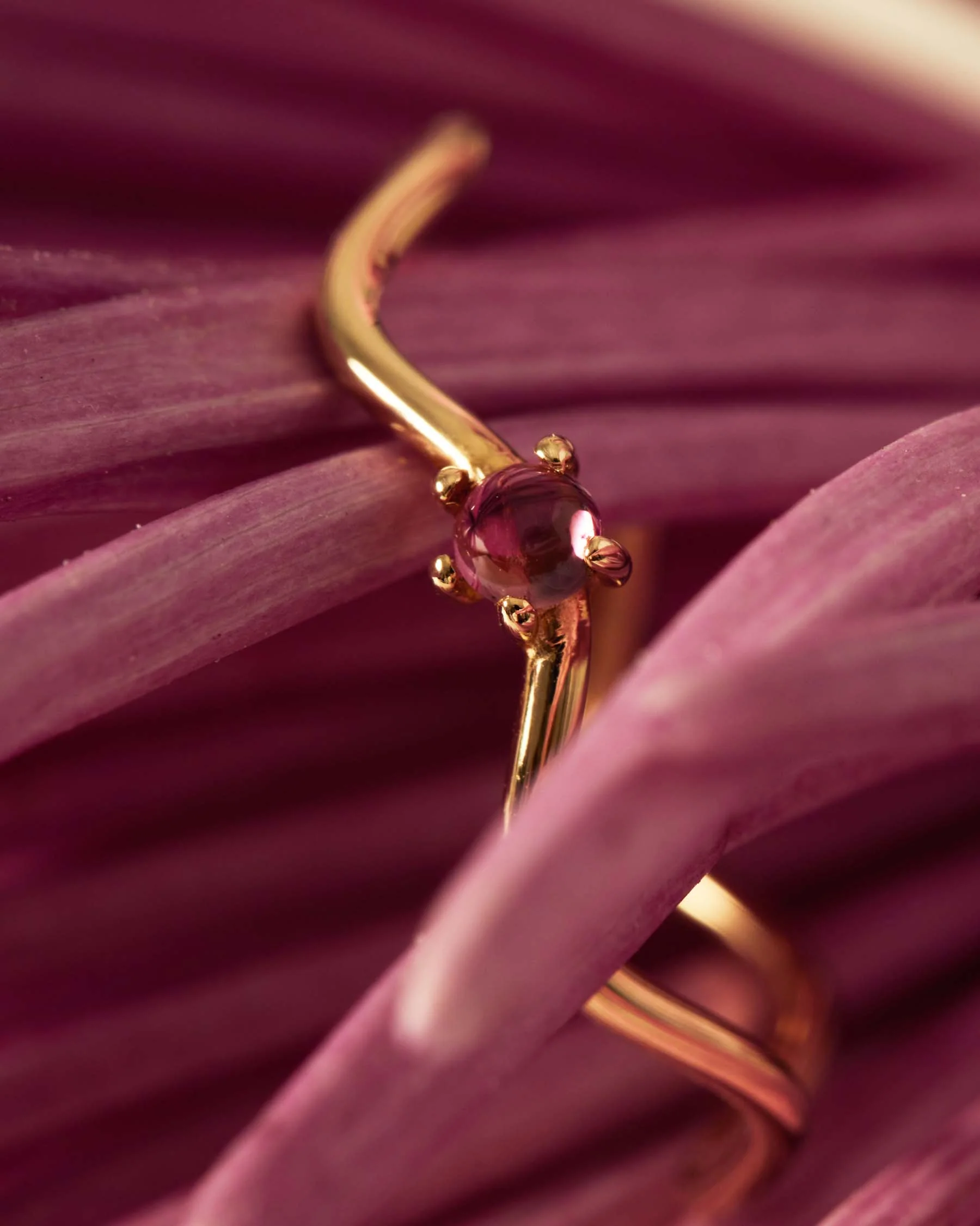 Anillo Simple Flor Forever de Oro Macizo 18K - Image 3
